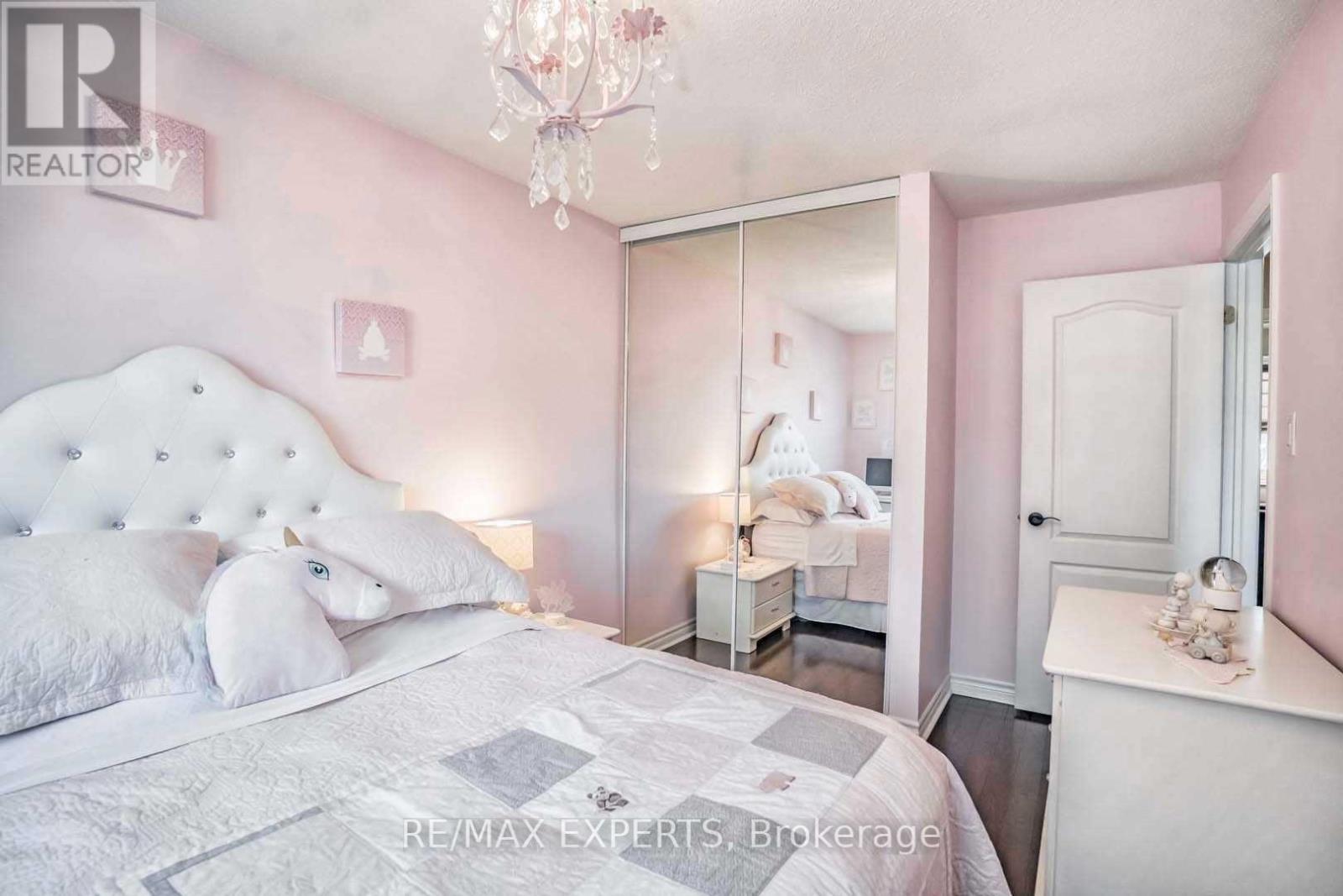 101 MORLEY CRESCENT - 4