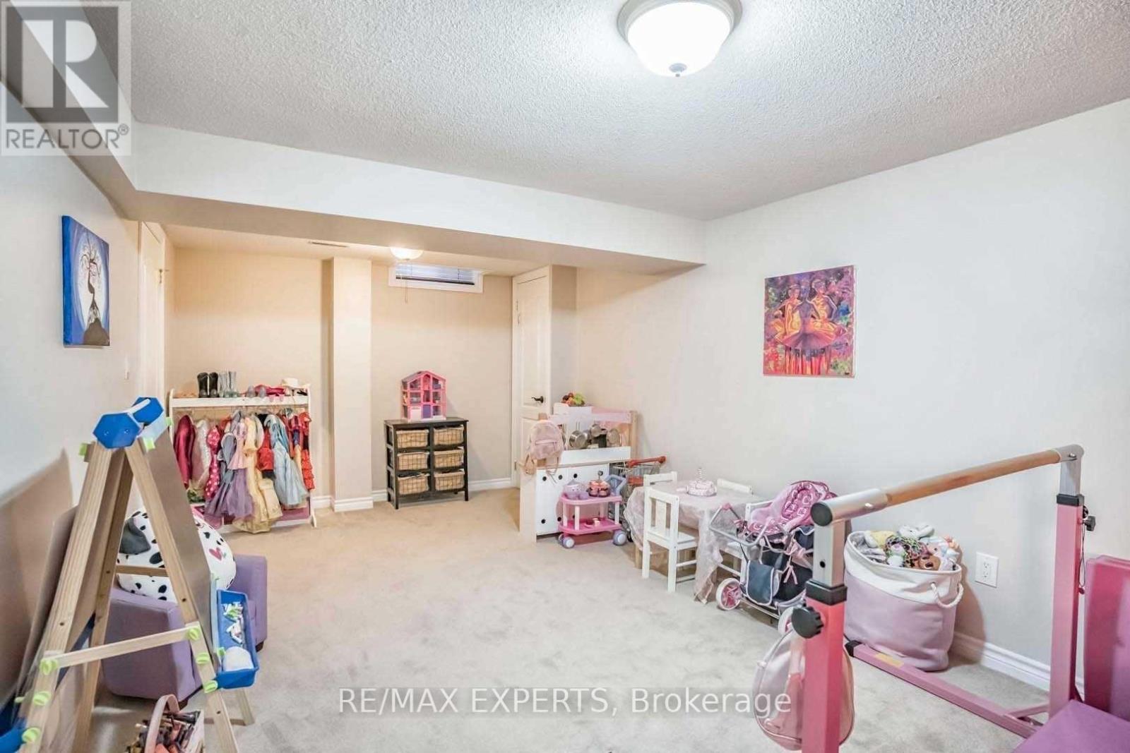 101 MORLEY CRESCENT - 6