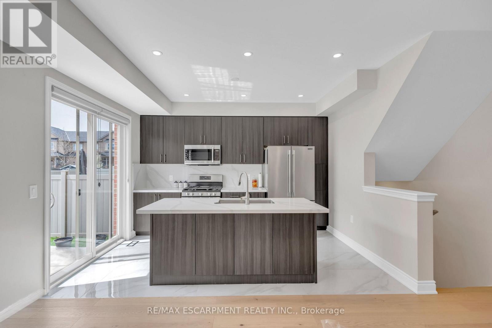 1454 CHRETIEN STREET - 9