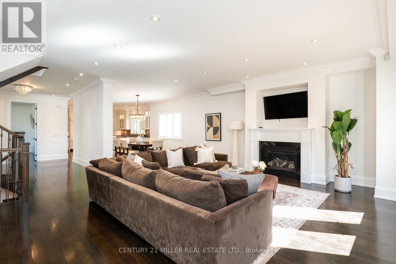 376 WEDGEWOOD DRIVE - 12