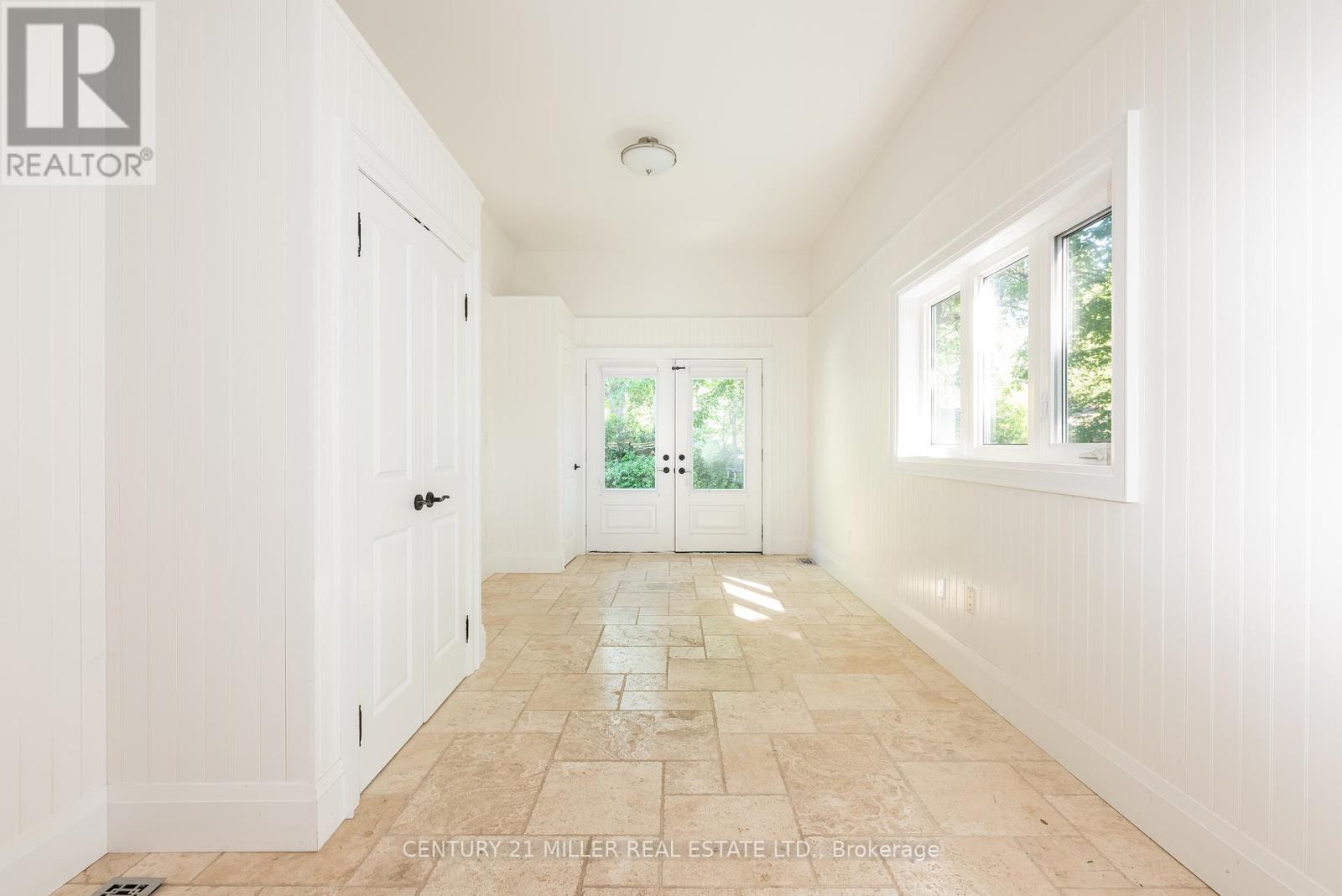 376 WEDGEWOOD DRIVE - 21