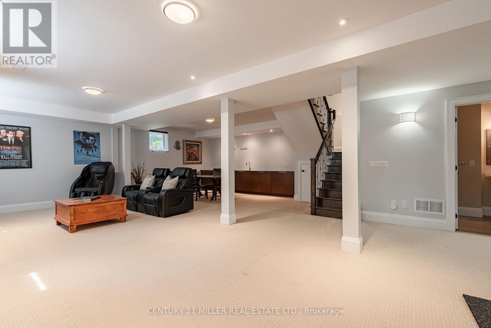 376 WEDGEWOOD DRIVE - 33