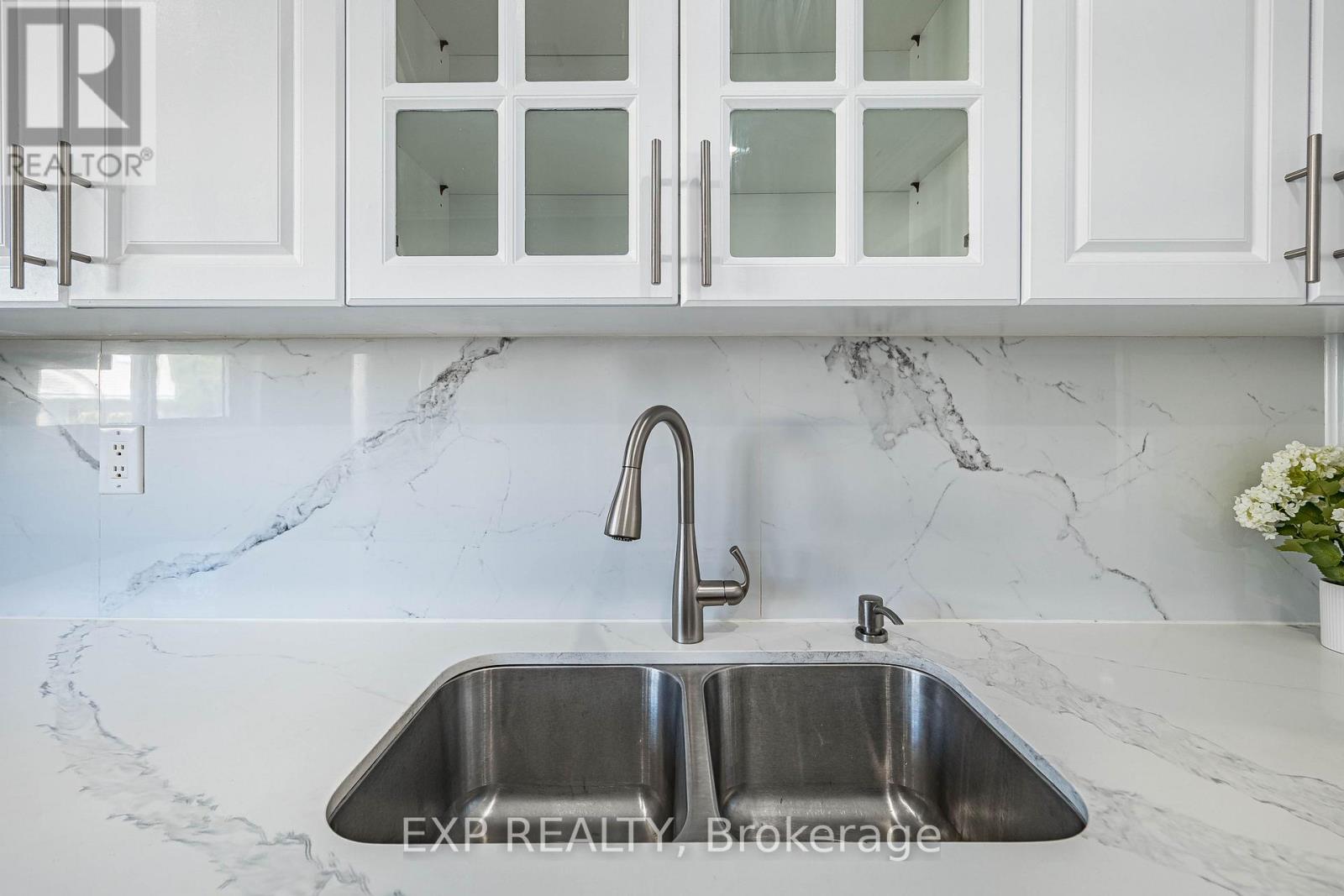 #38 400 MISSISSAUGA VALLEY BOULEVARD - Image 16
