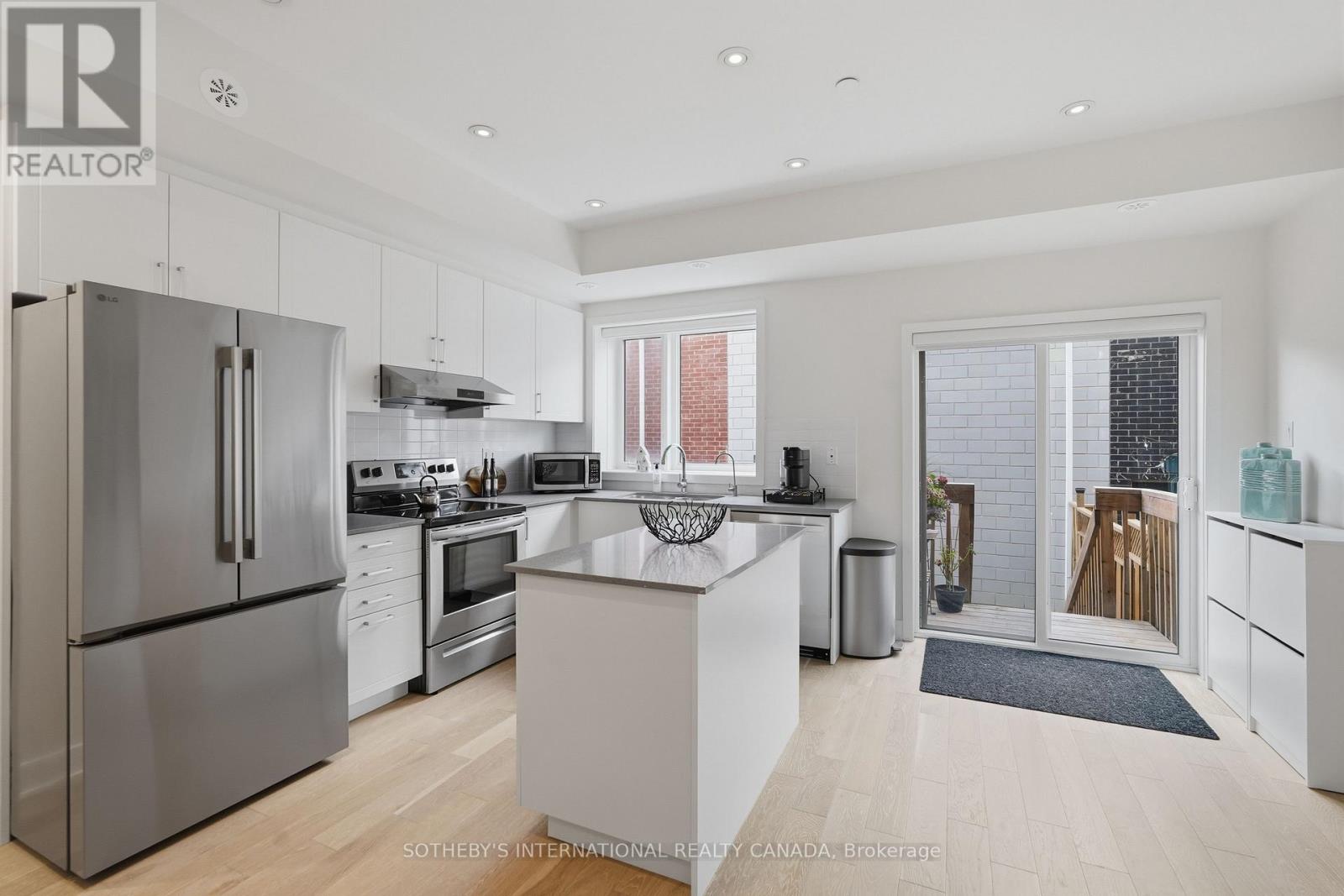 60 WILLIAM DUNCAN ROAD - 6