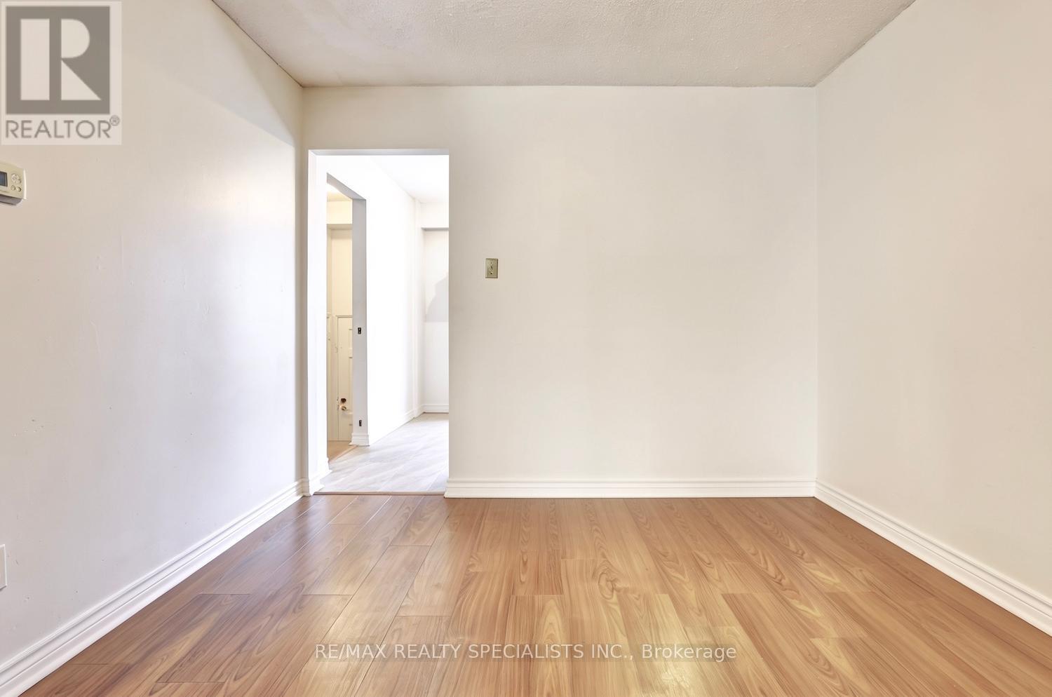 #30 2445 HOMELANDS DRIVE - 11