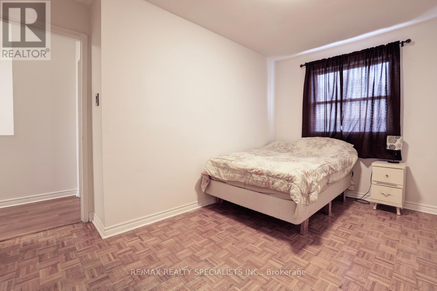 #30 2445 HOMELANDS DRIVE - 22