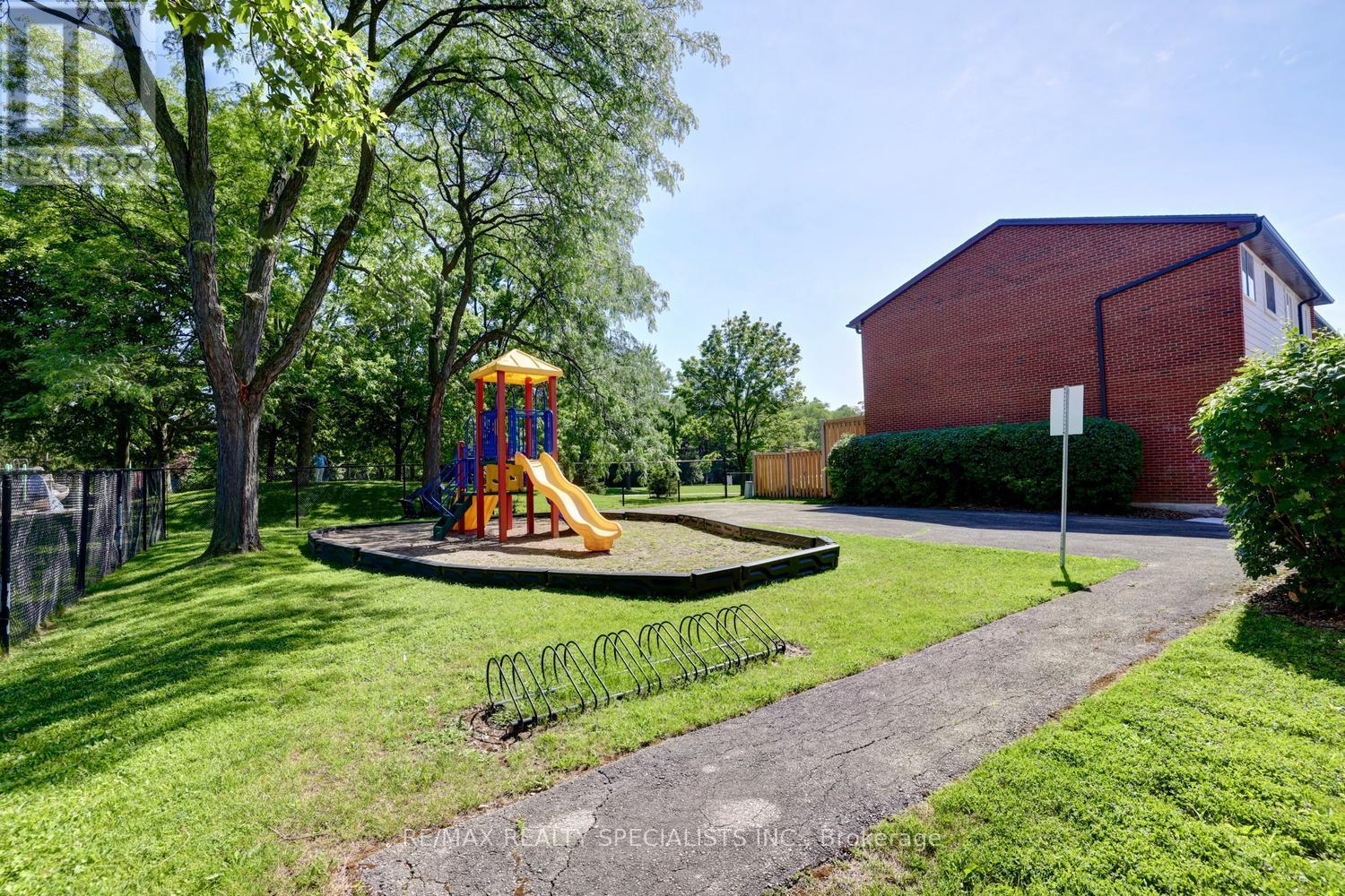 #30 2445 HOMELANDS DRIVE - 34