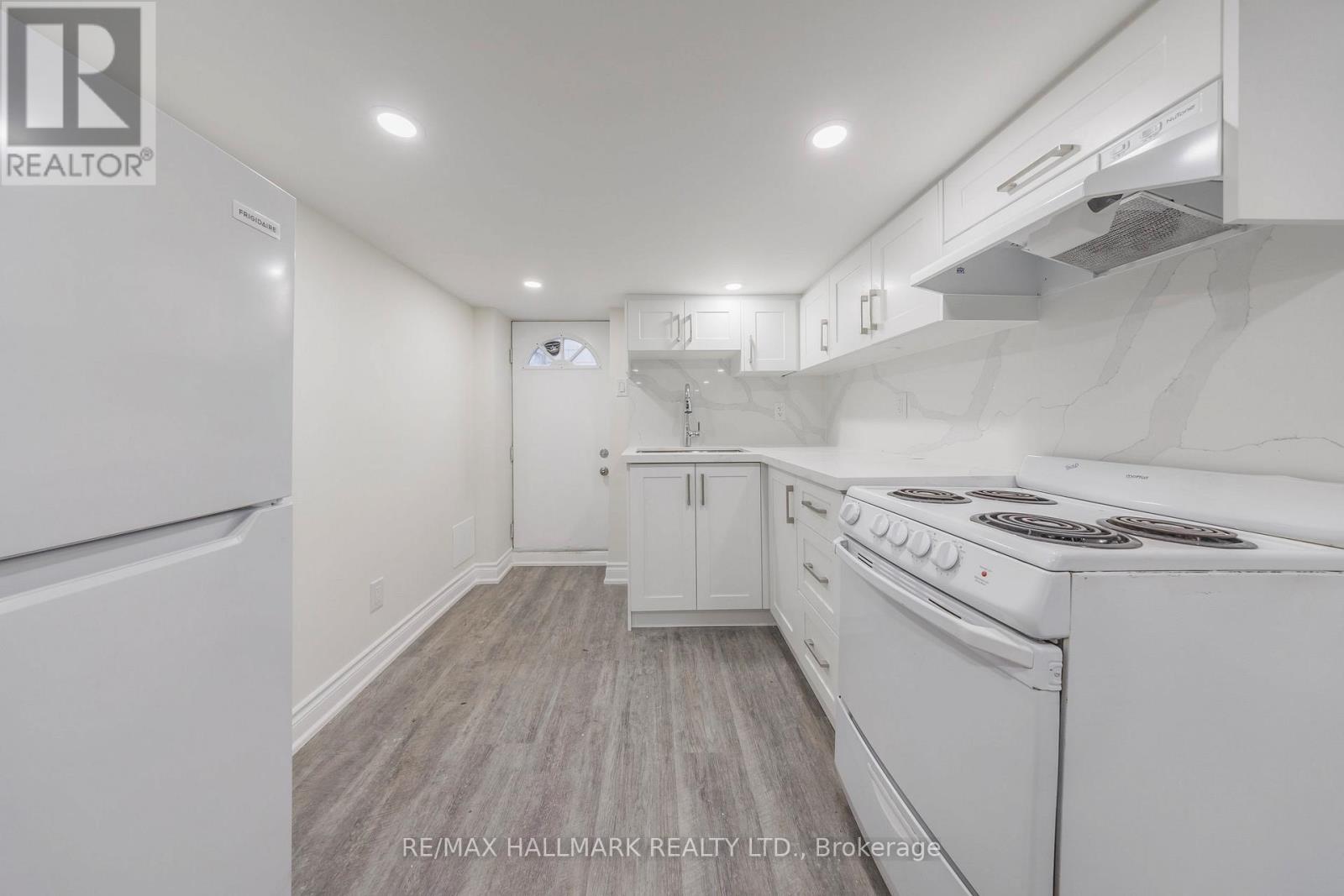 185 LAUGHTON AVENUE - 32