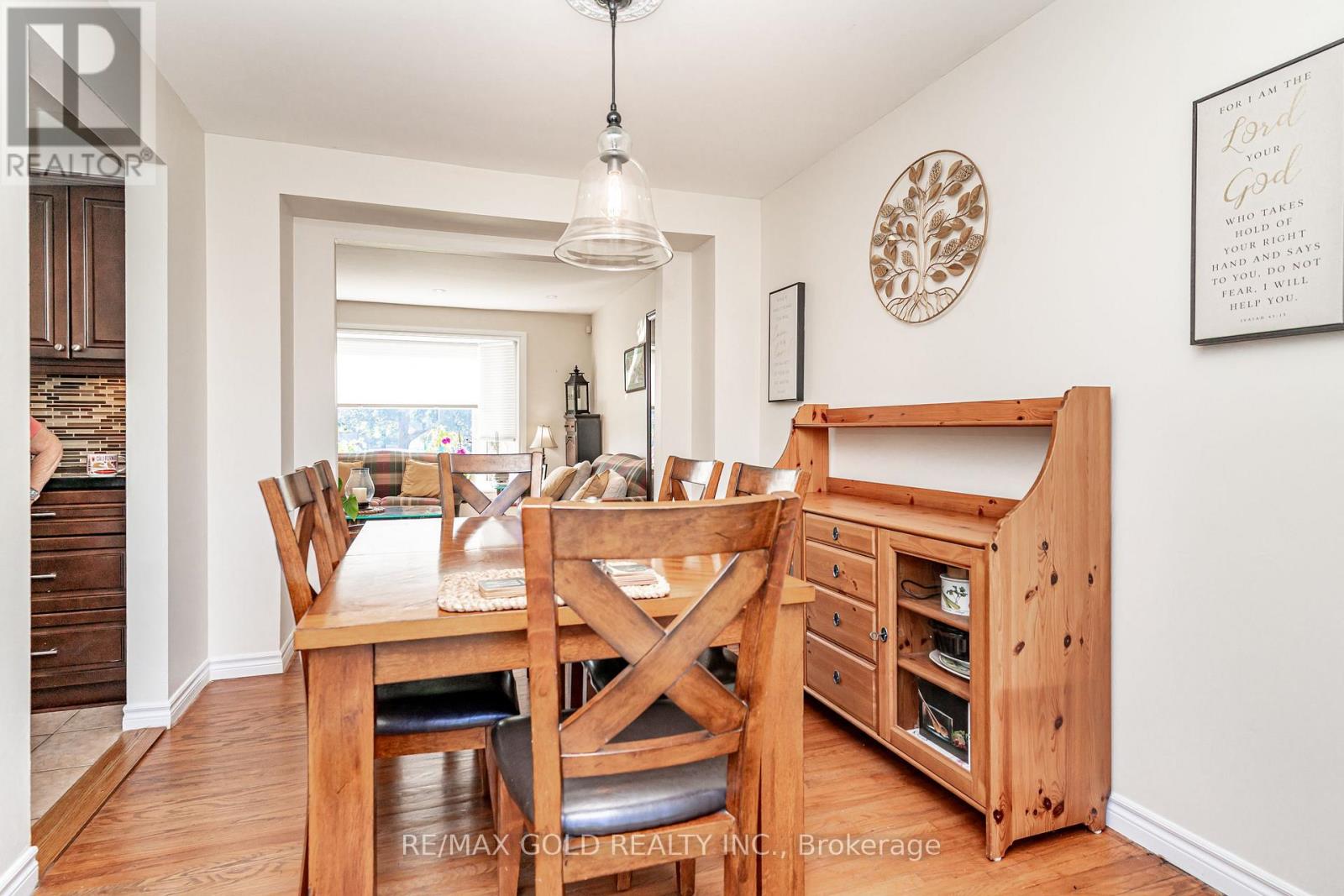 86 CLARENCE STREET - 12