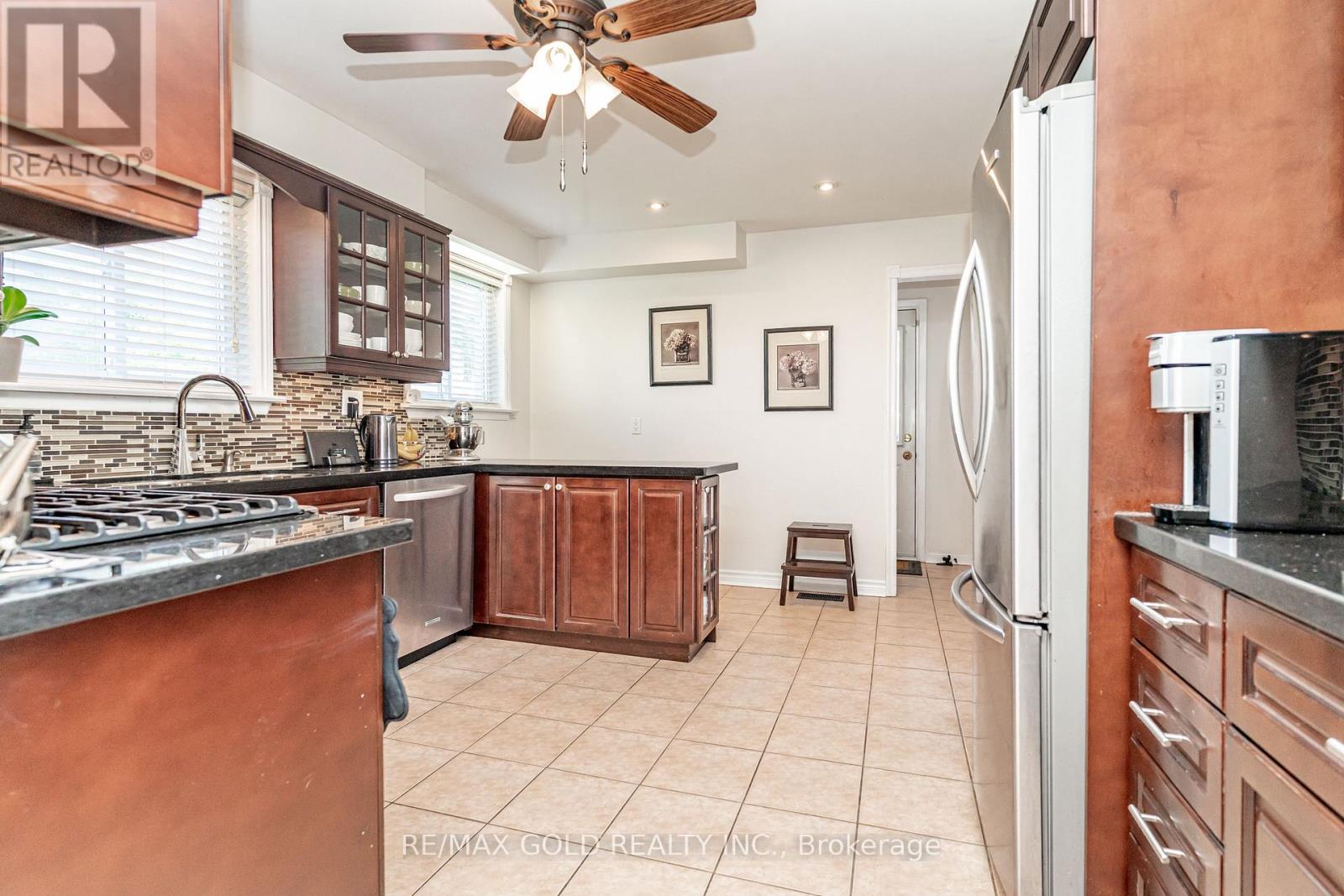 86 CLARENCE STREET - 13