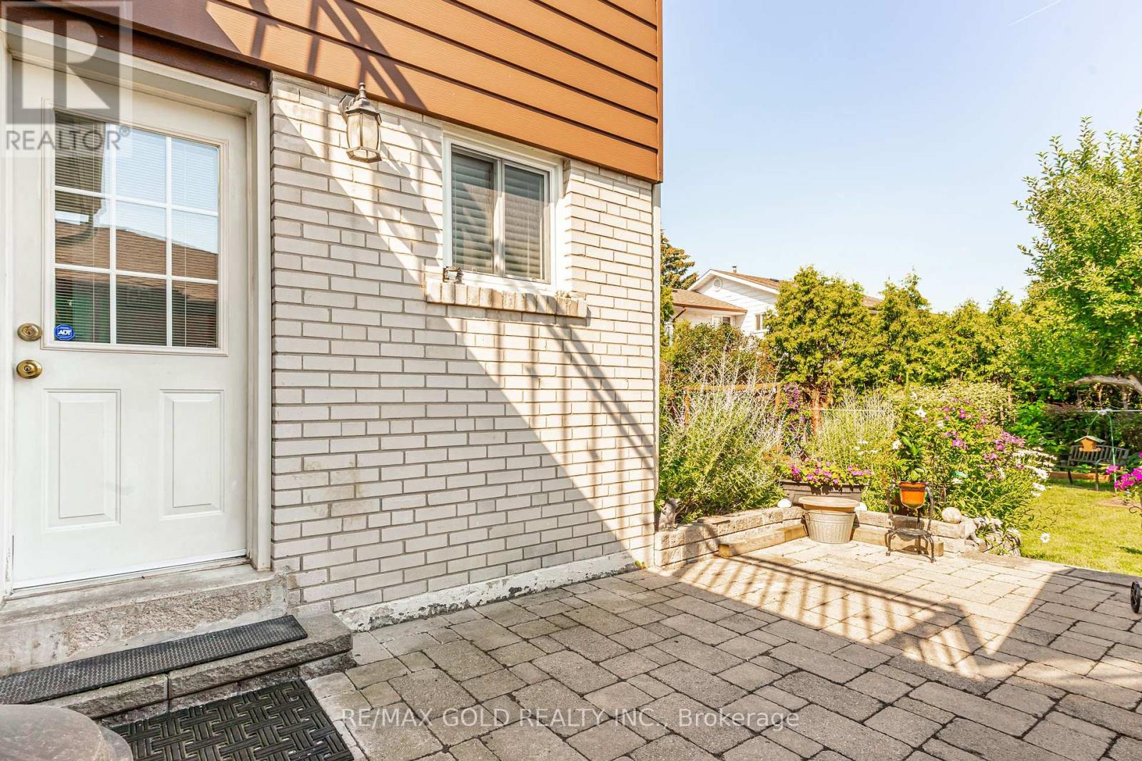 86 CLARENCE STREET - 37