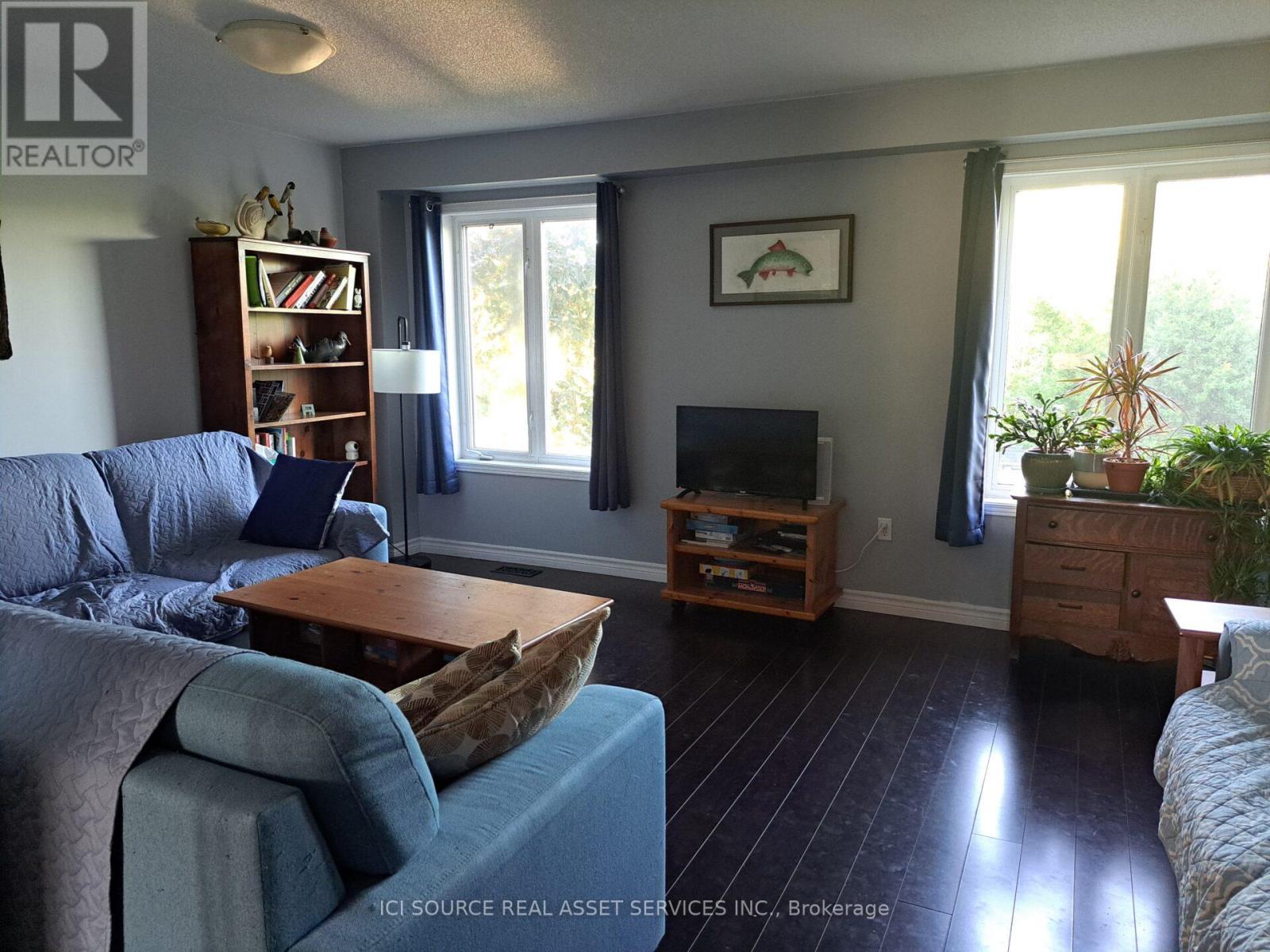 #4 120 RAILROAD STREET - 7