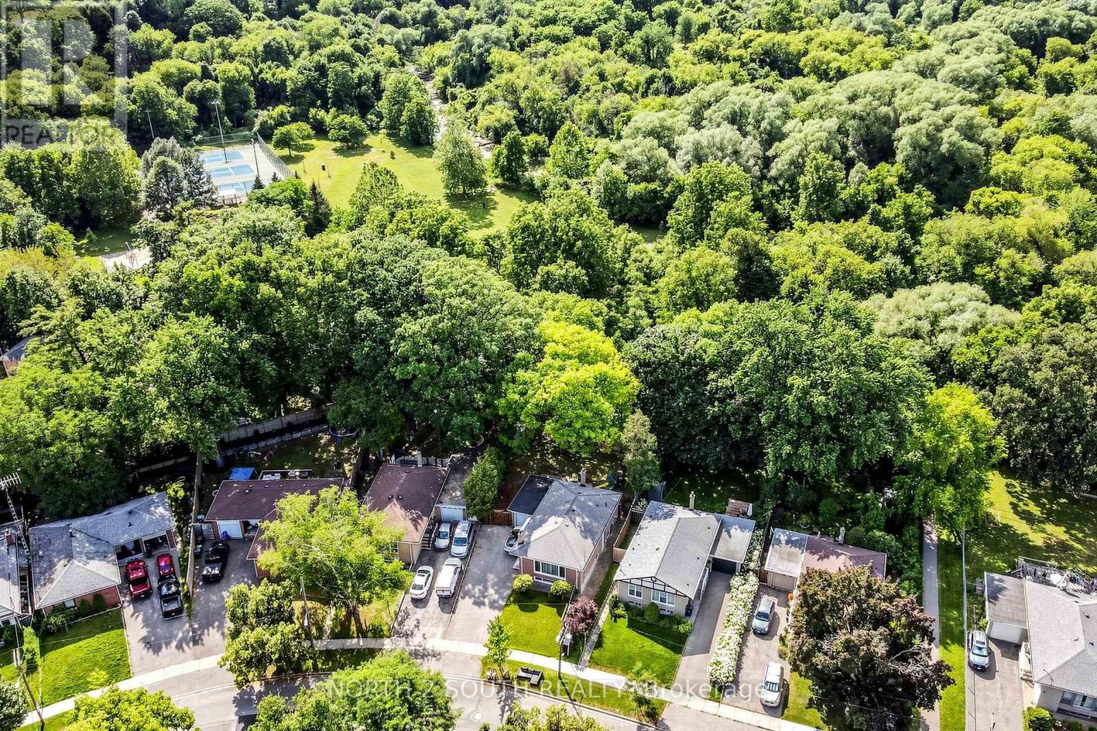 263 THISTLE DOWN BOULEVARD - 35
