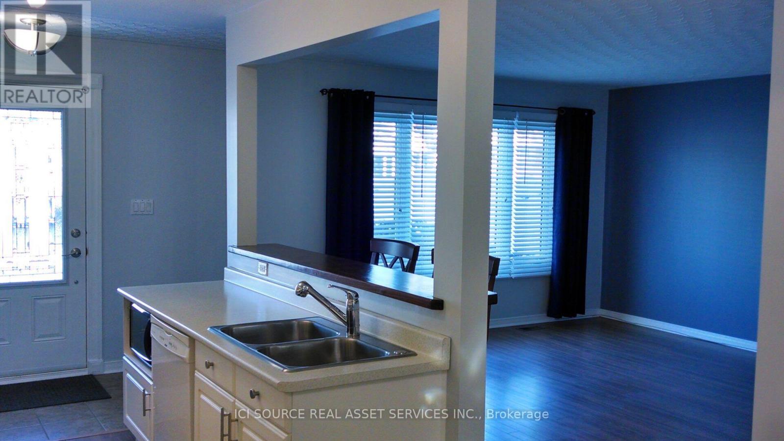 192 ELLIS AVENUE - 4