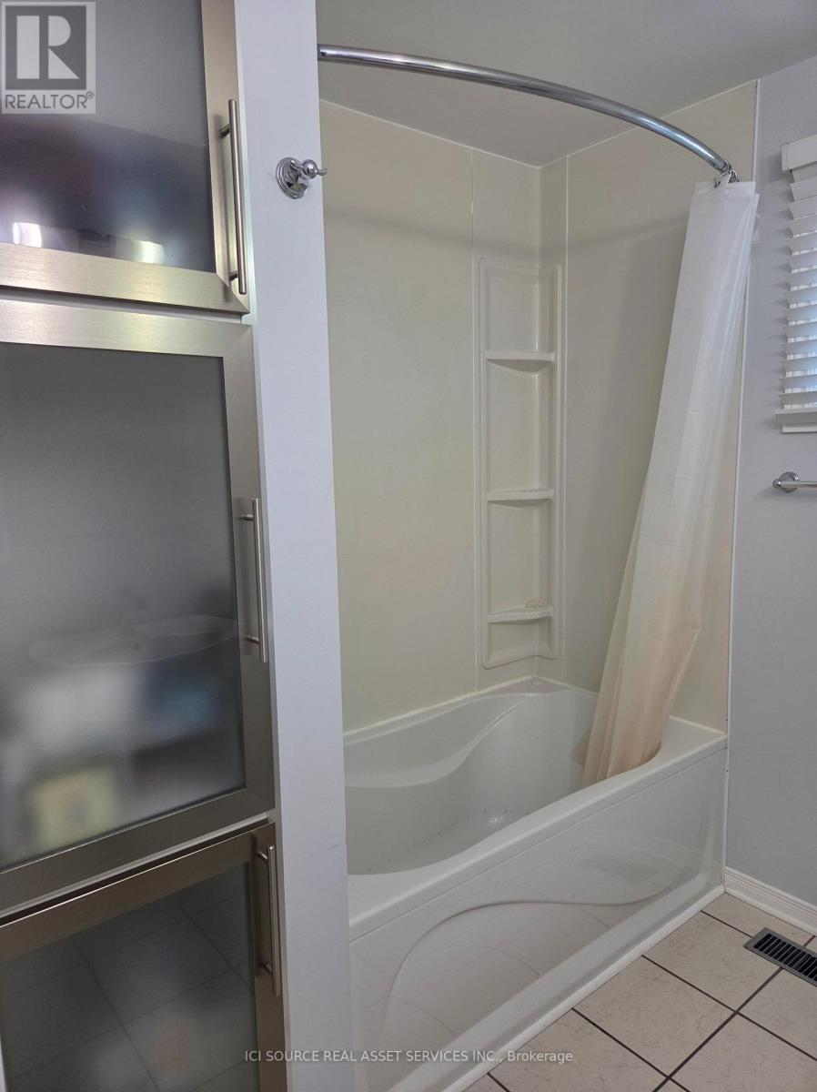 192 ELLIS AVENUE - 8