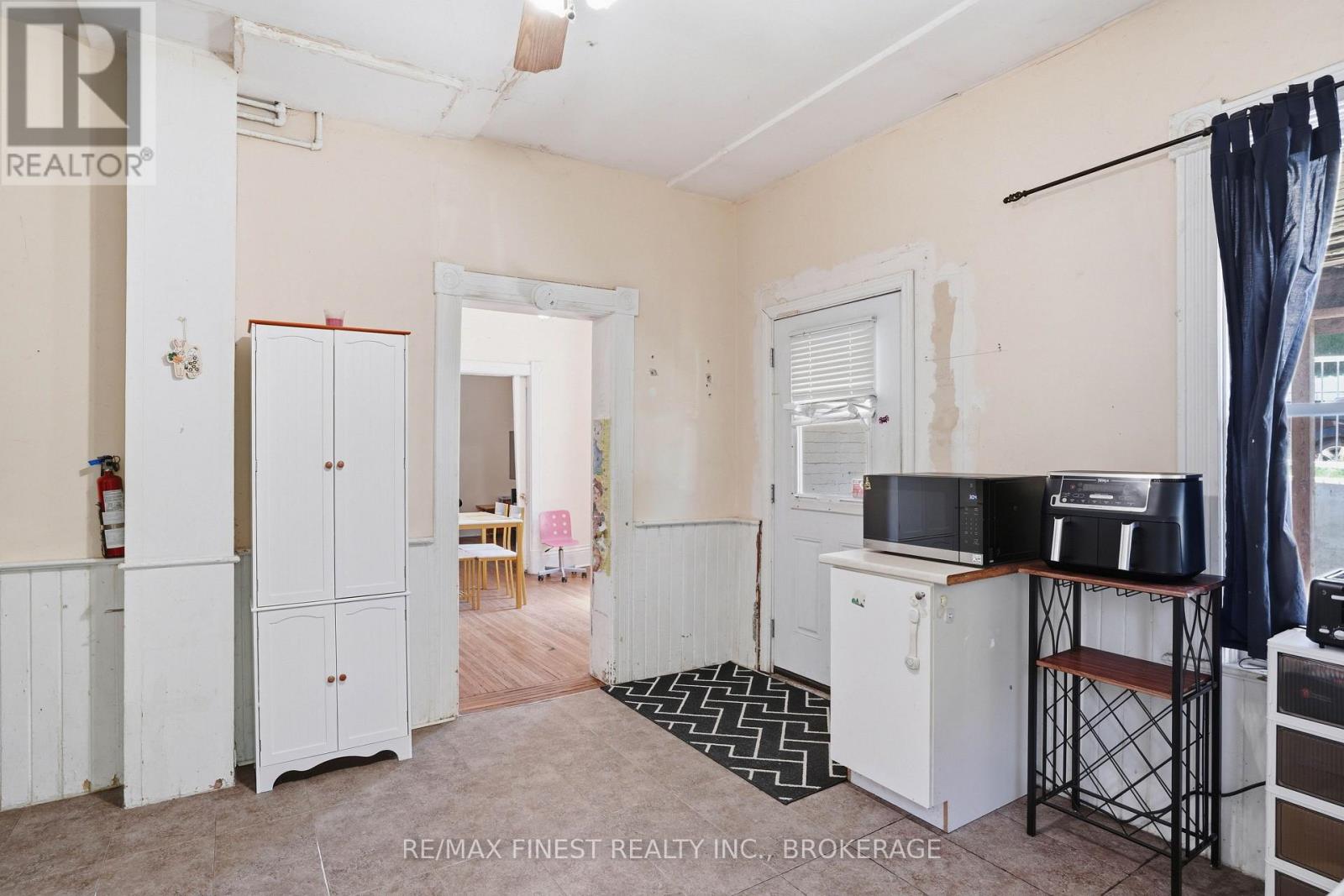 46 CATHARINE STREET - 11