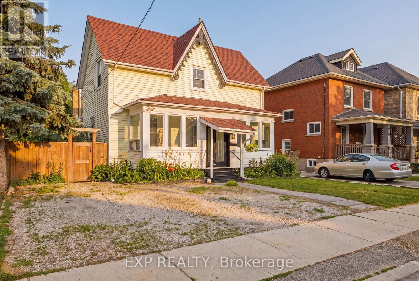 136 FALSTAFF STREET - 2
