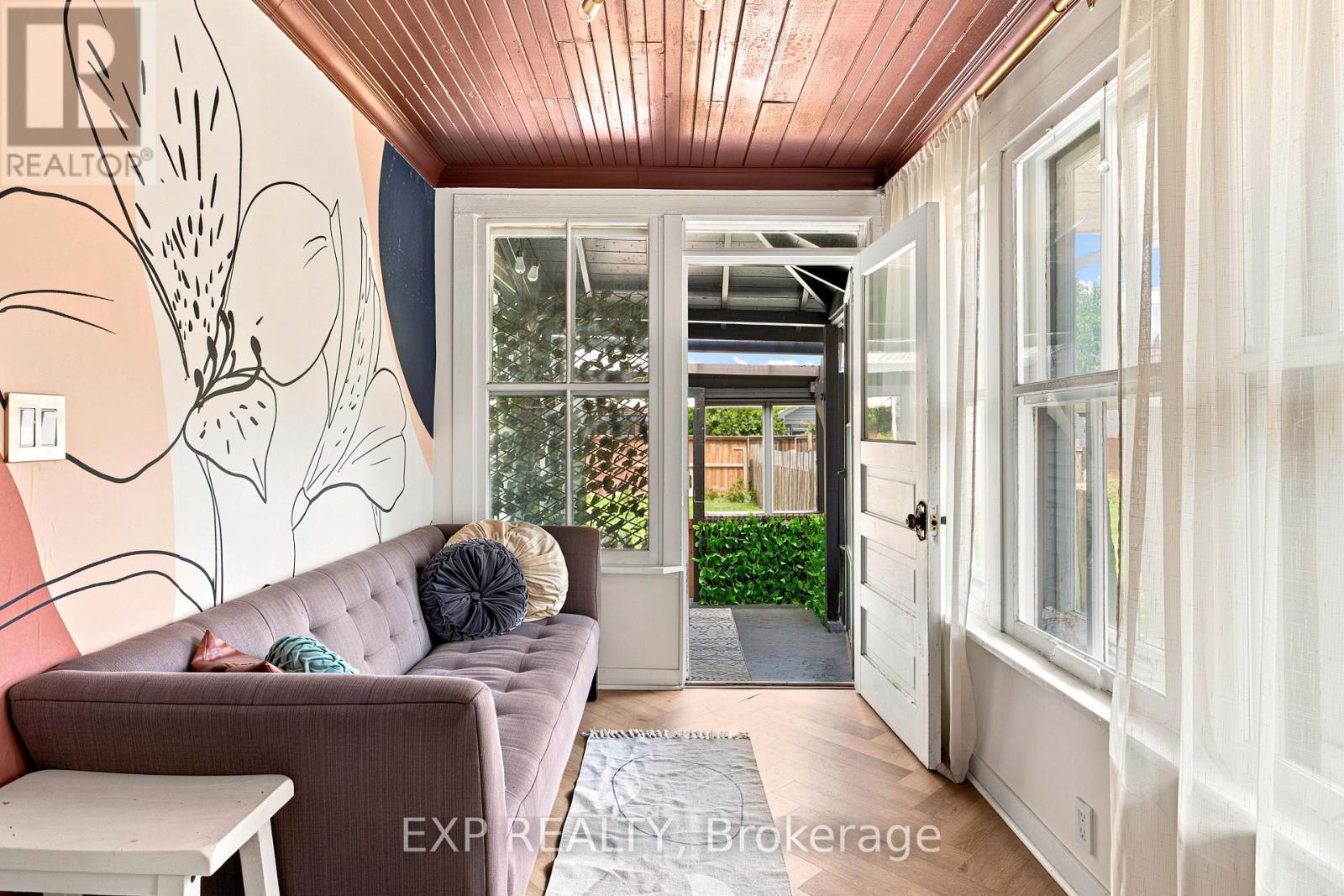 136 FALSTAFF STREET - 27
