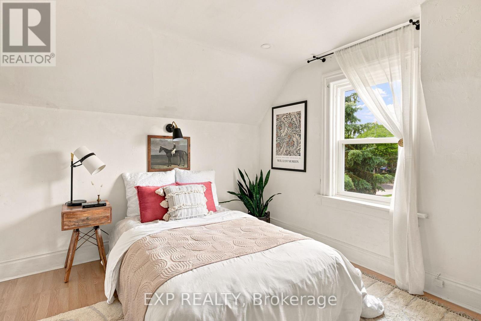 136 FALSTAFF STREET - 32