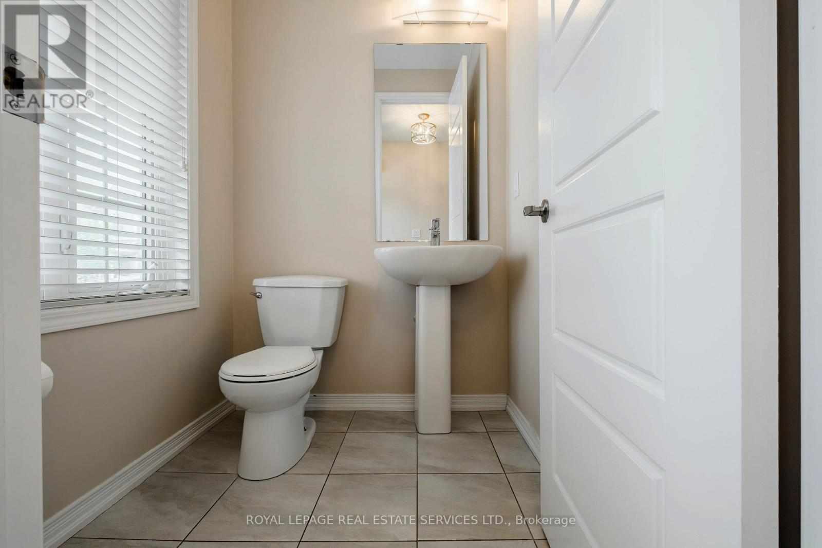 152 MUNRO CIRCLE - 10