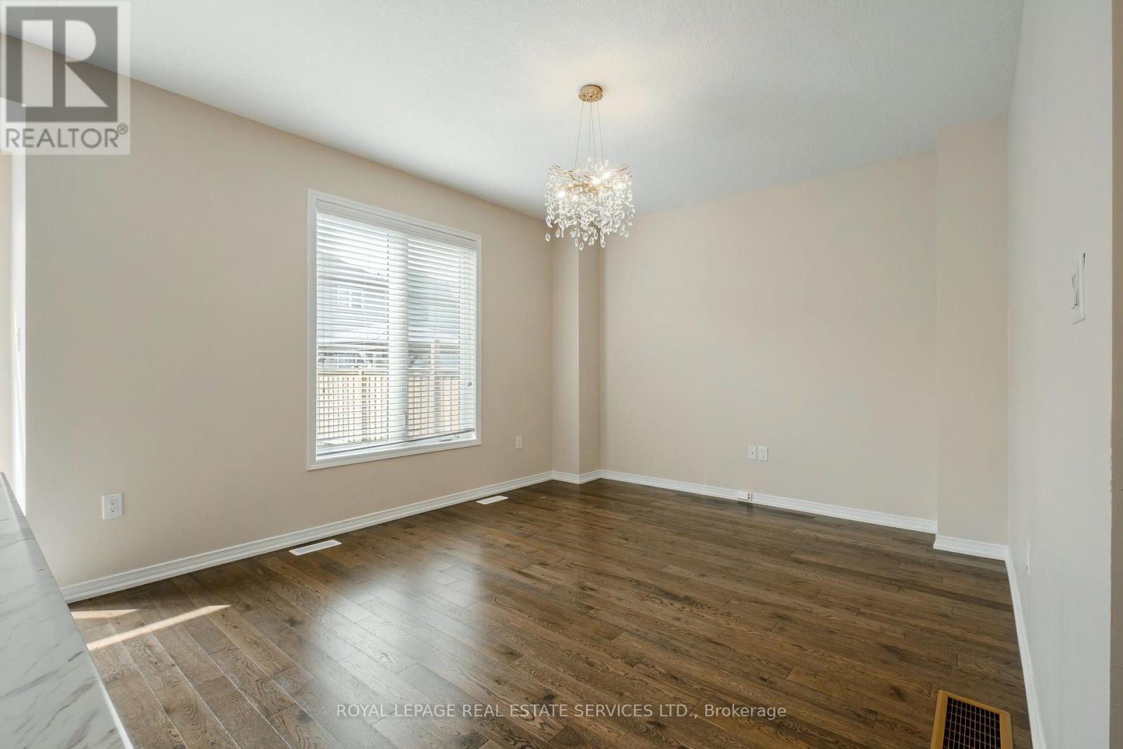 152 MUNRO CIRCLE - 14