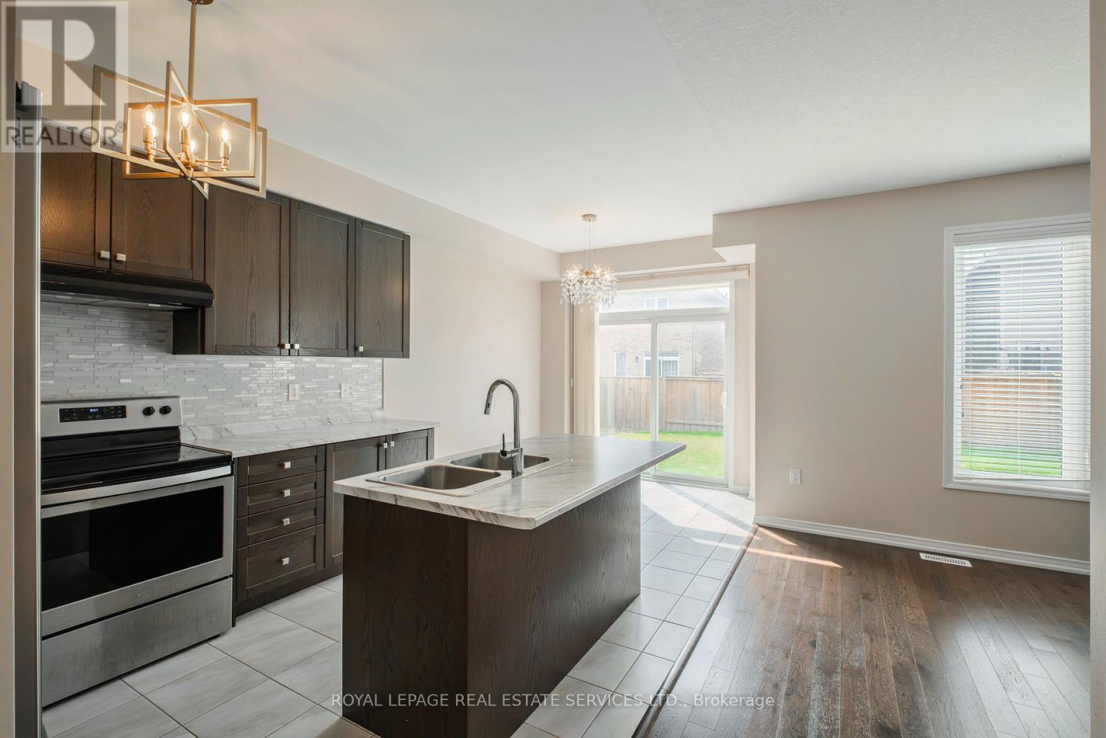 152 MUNRO CIRCLE - 18