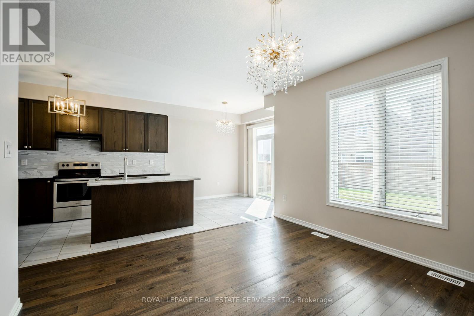 152 MUNRO CIRCLE - 22