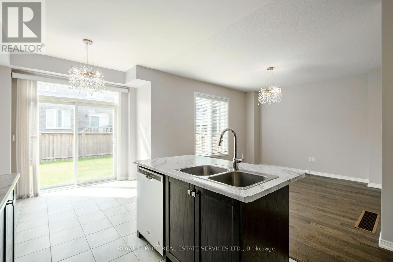 152 MUNRO CIRCLE - 27