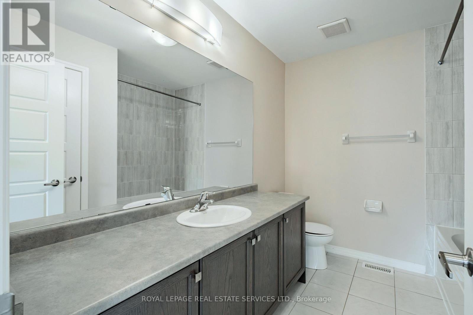 152 MUNRO CIRCLE - 44
