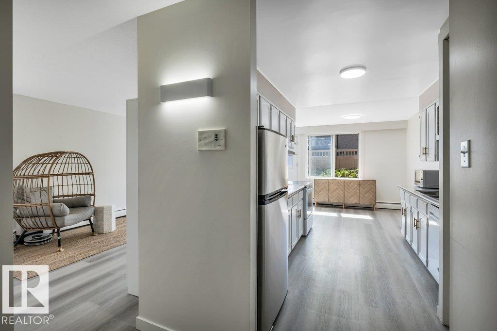 #102 7805 159 ST NW - 10