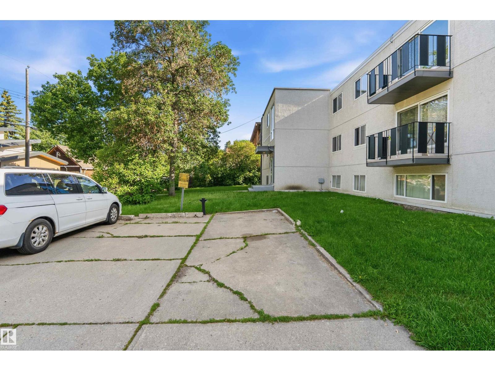 #304 10720 127 ST NW - 27
