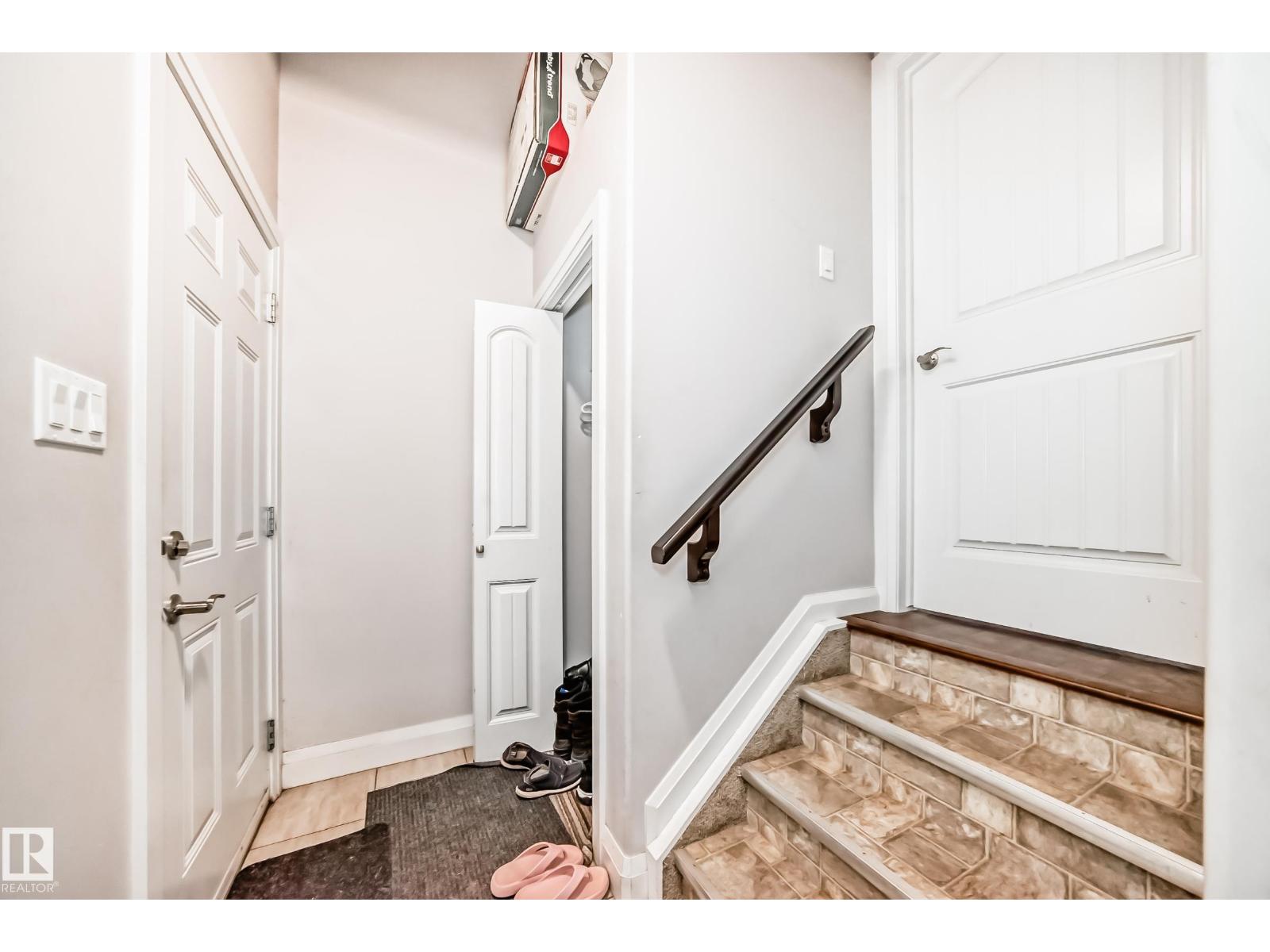 #2 12042 101 ST NW - 38