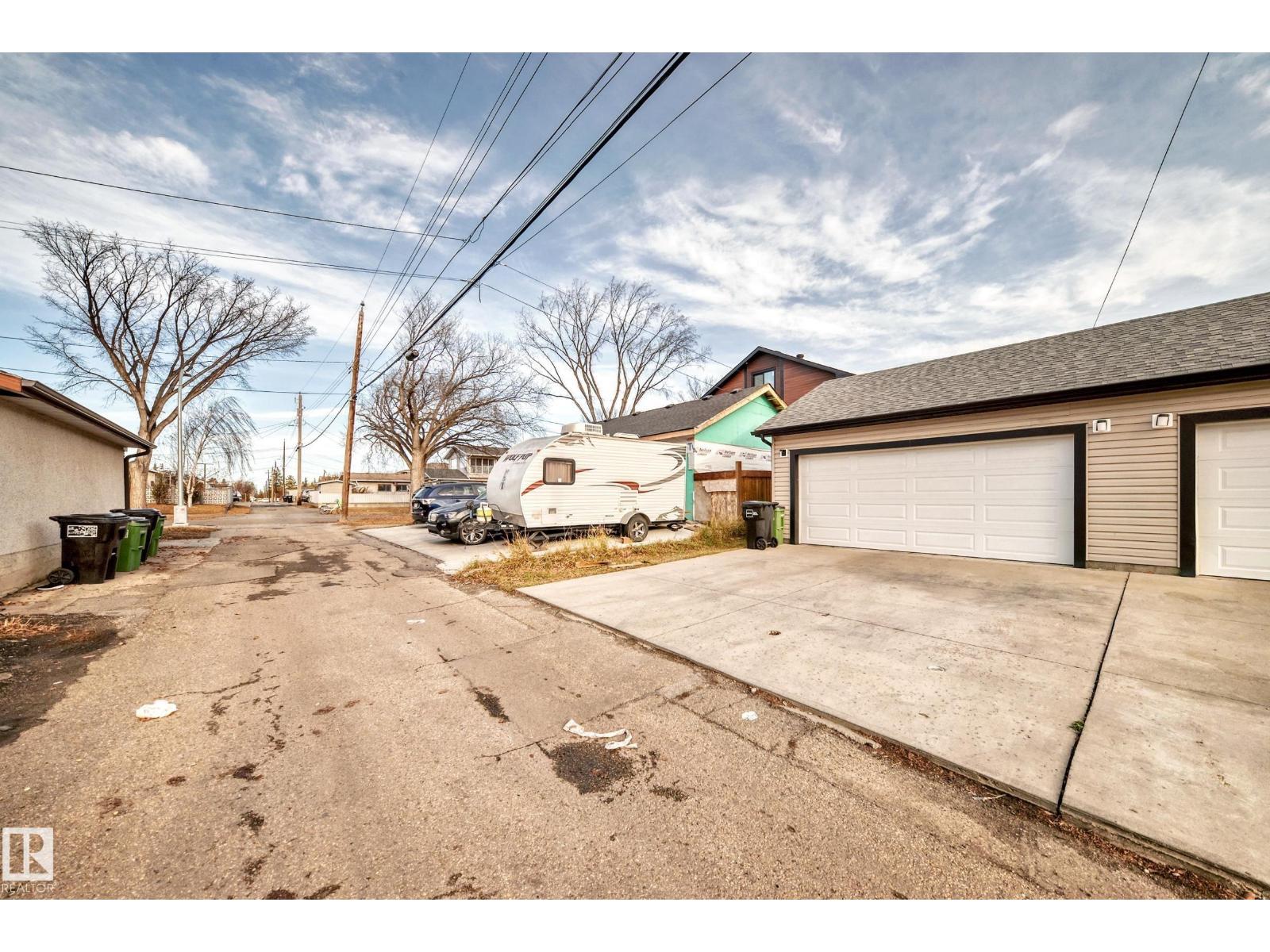 #2 12042 101 ST NW - 42