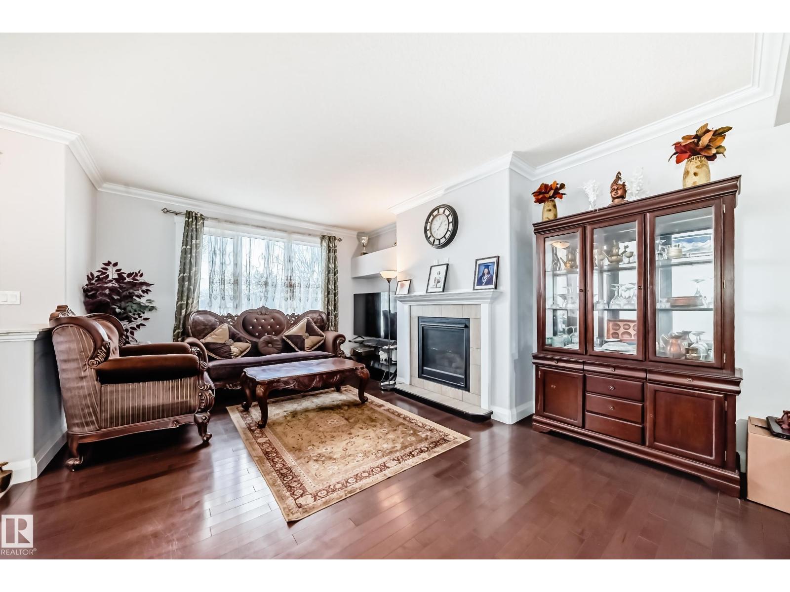 #2 12042 101 ST NW - 11