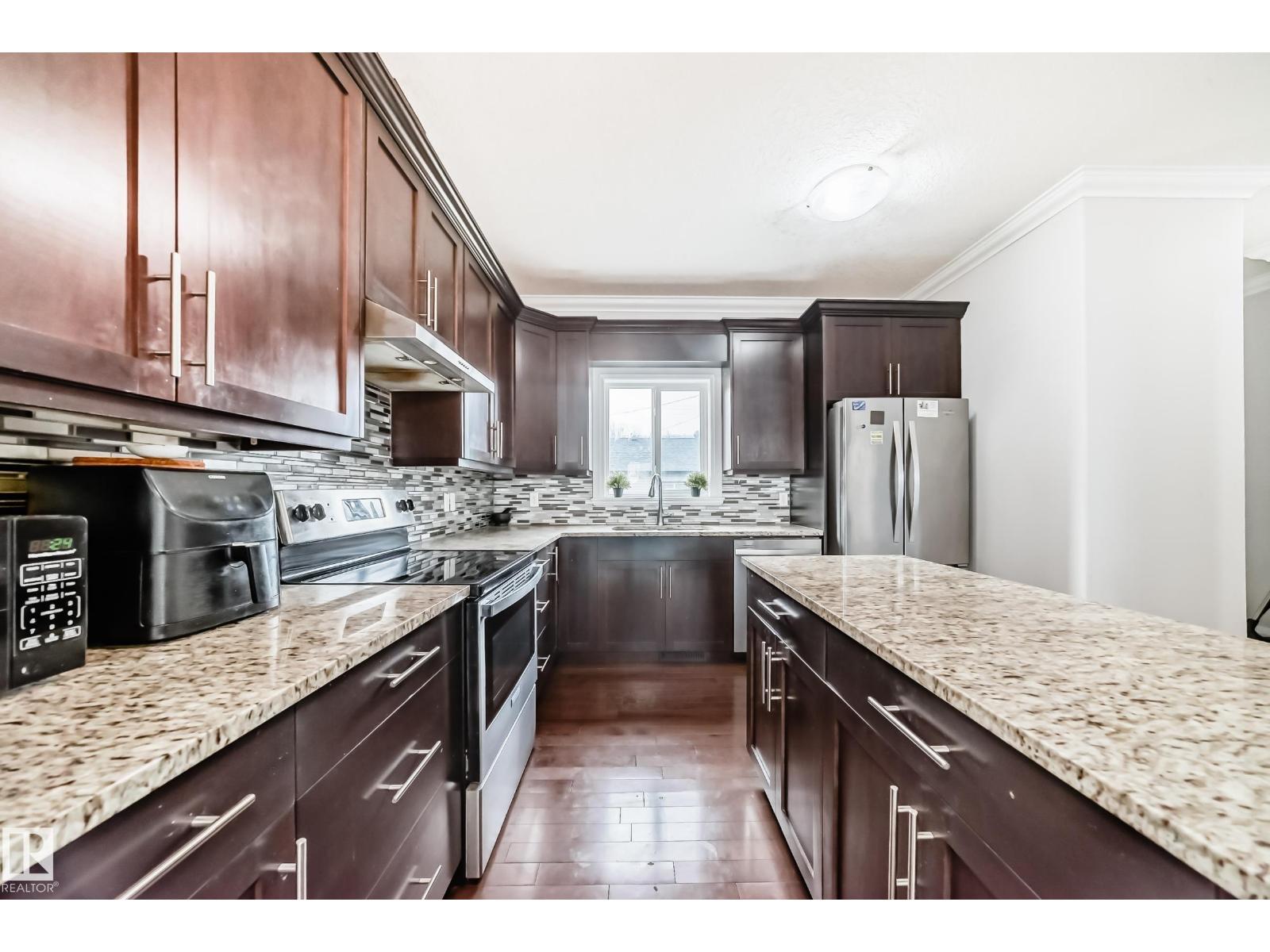 #2 12042 101 ST NW - 5