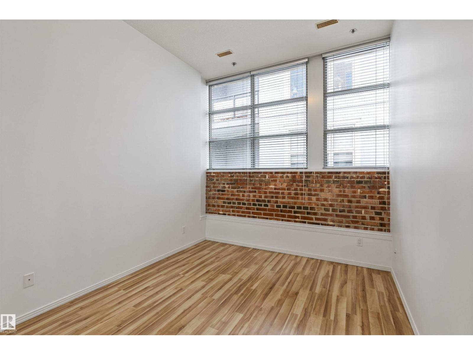 #202 10123 112 ST NW - 22