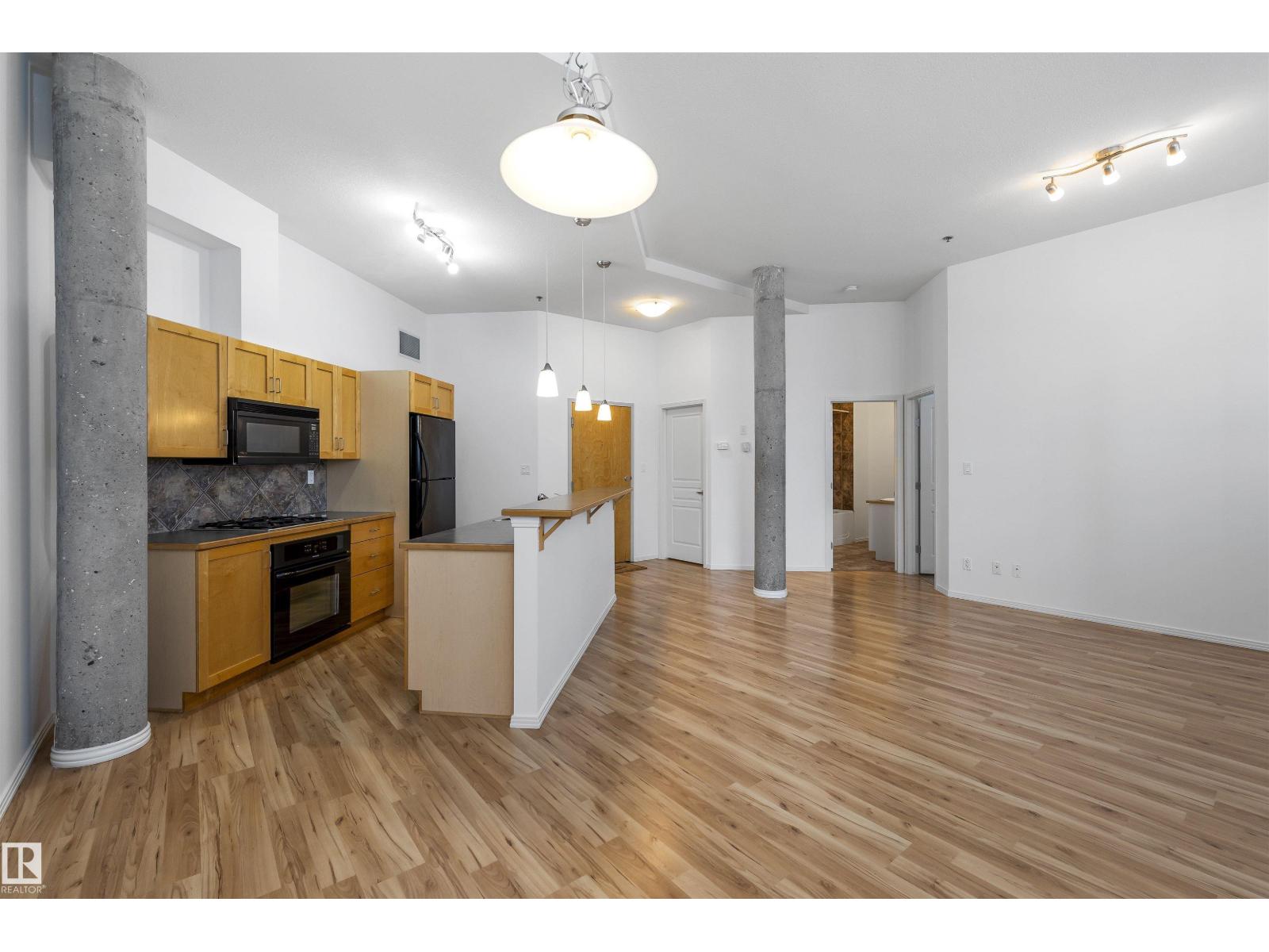#202 10123 112 ST NW - 11
