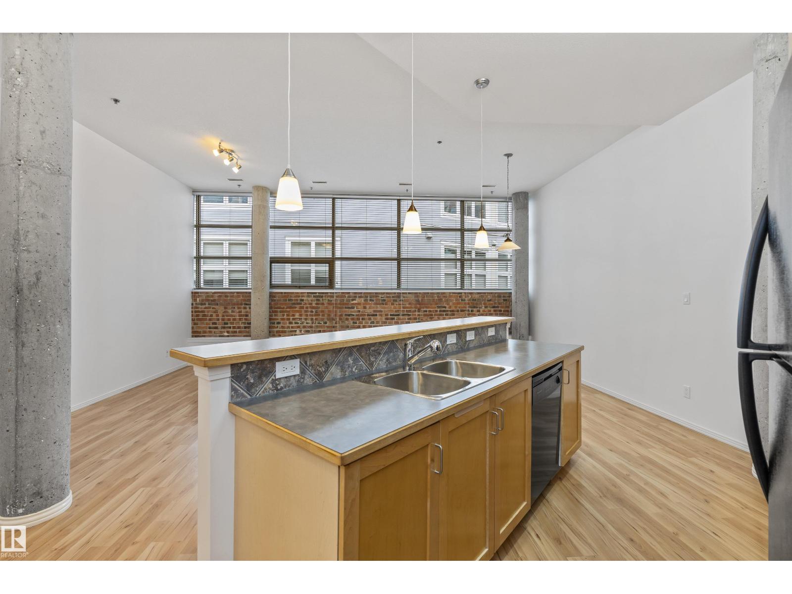 #202 10123 112 ST NW - 14