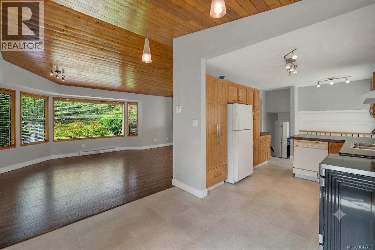 852 Eland Dr, Campbell River