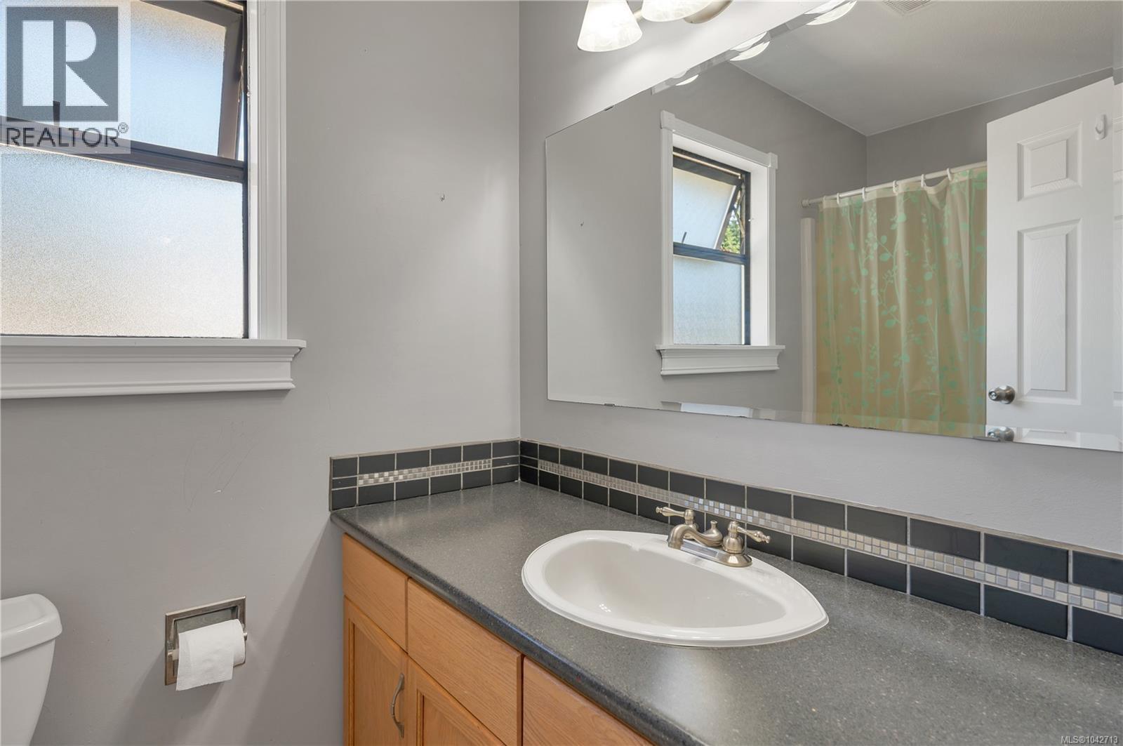 852 Eland Dr, Campbell River