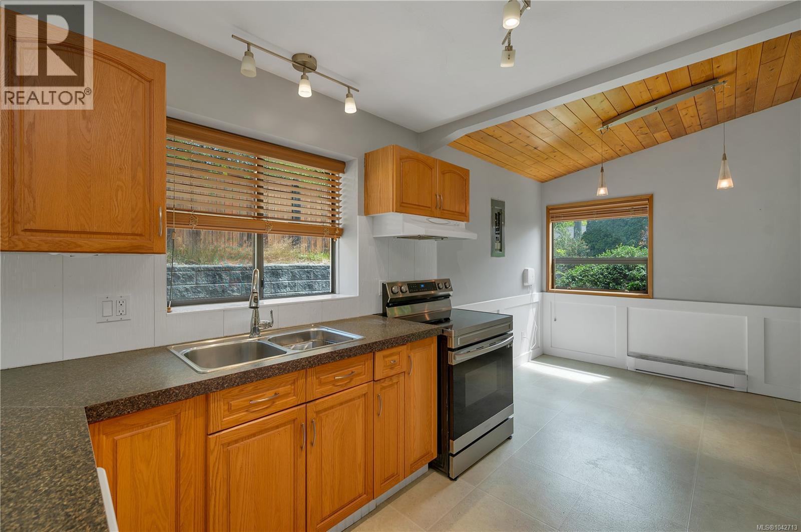 852 Eland Dr, Campbell River