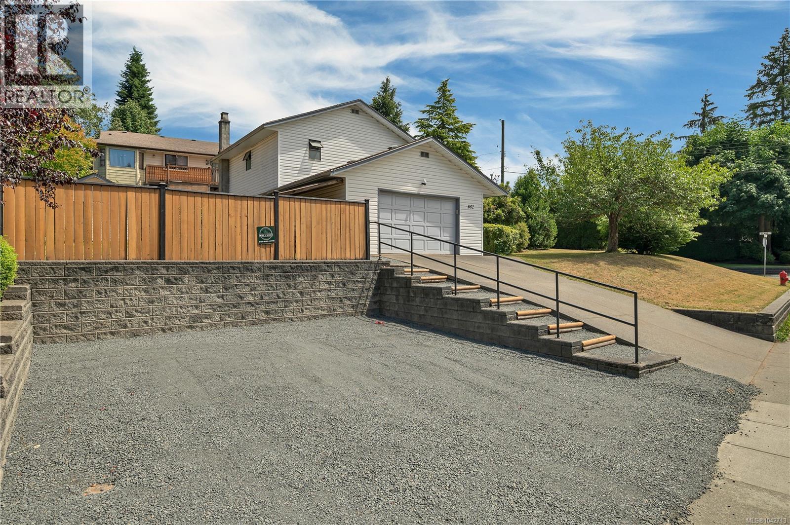 852 Eland Dr, Campbell River