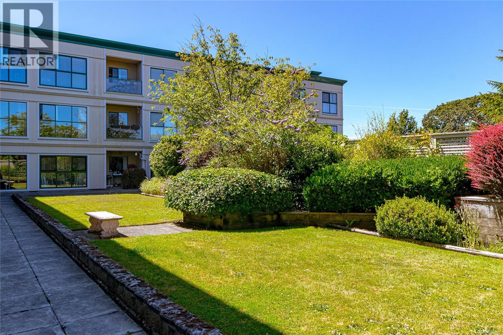 #409 3460 Quadra St - 24