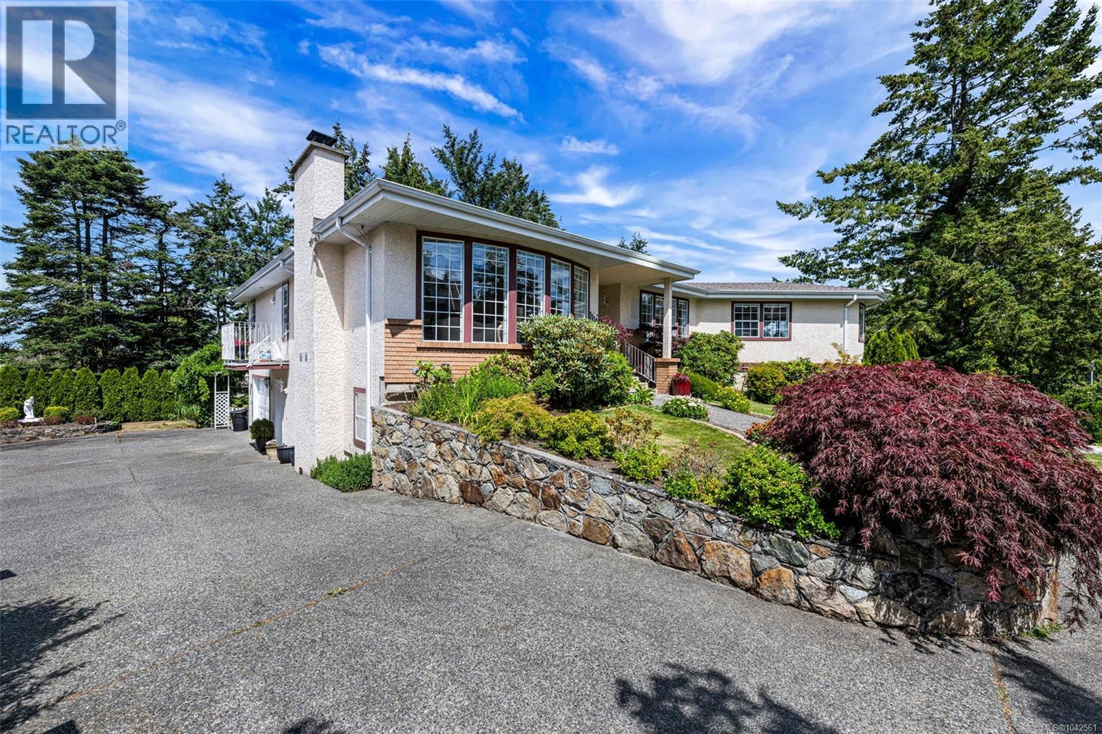 1110 Totem Lane, Saanich