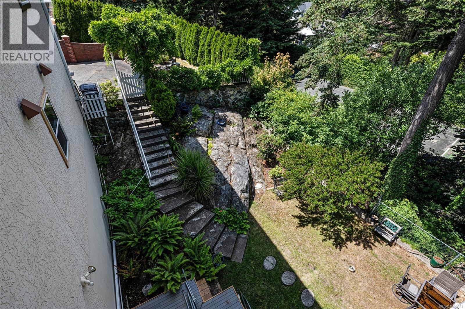 1110 Totem Lane, Saanich