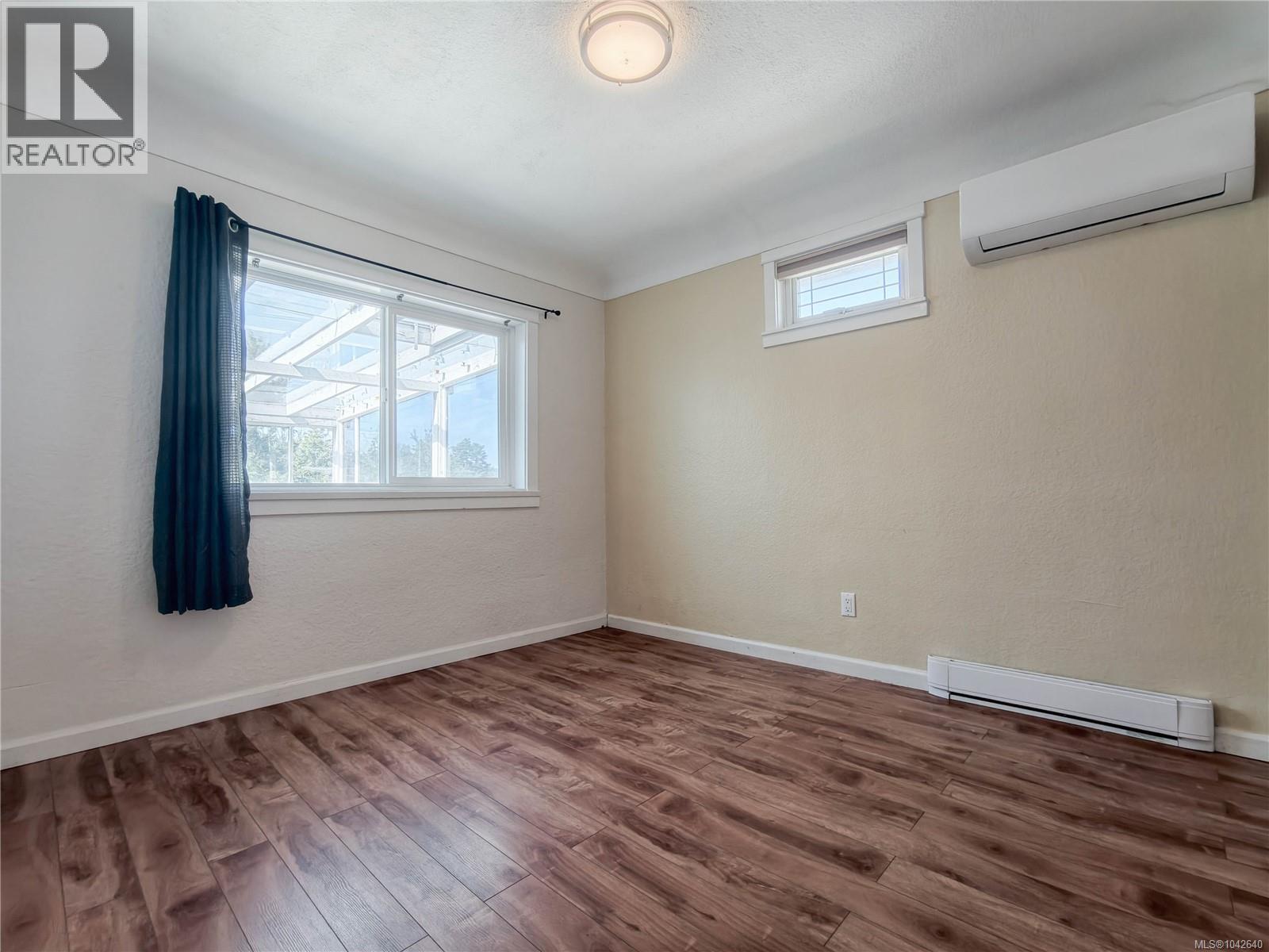  729 Daffodil Avenue, Saanich