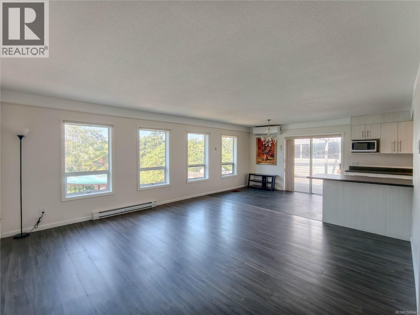  729 Daffodil Avenue, Saanich