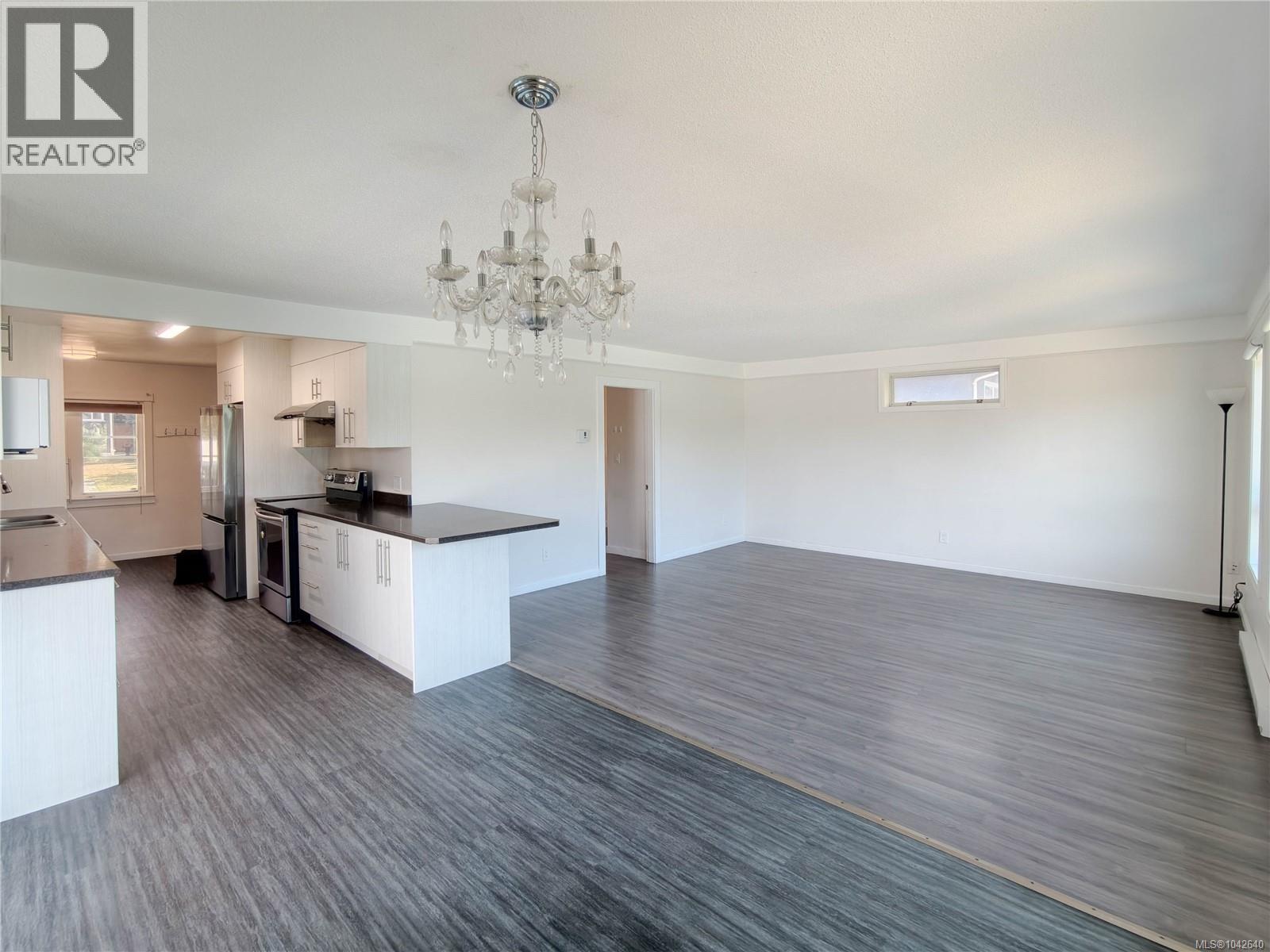  729 Daffodil Avenue, Saanich