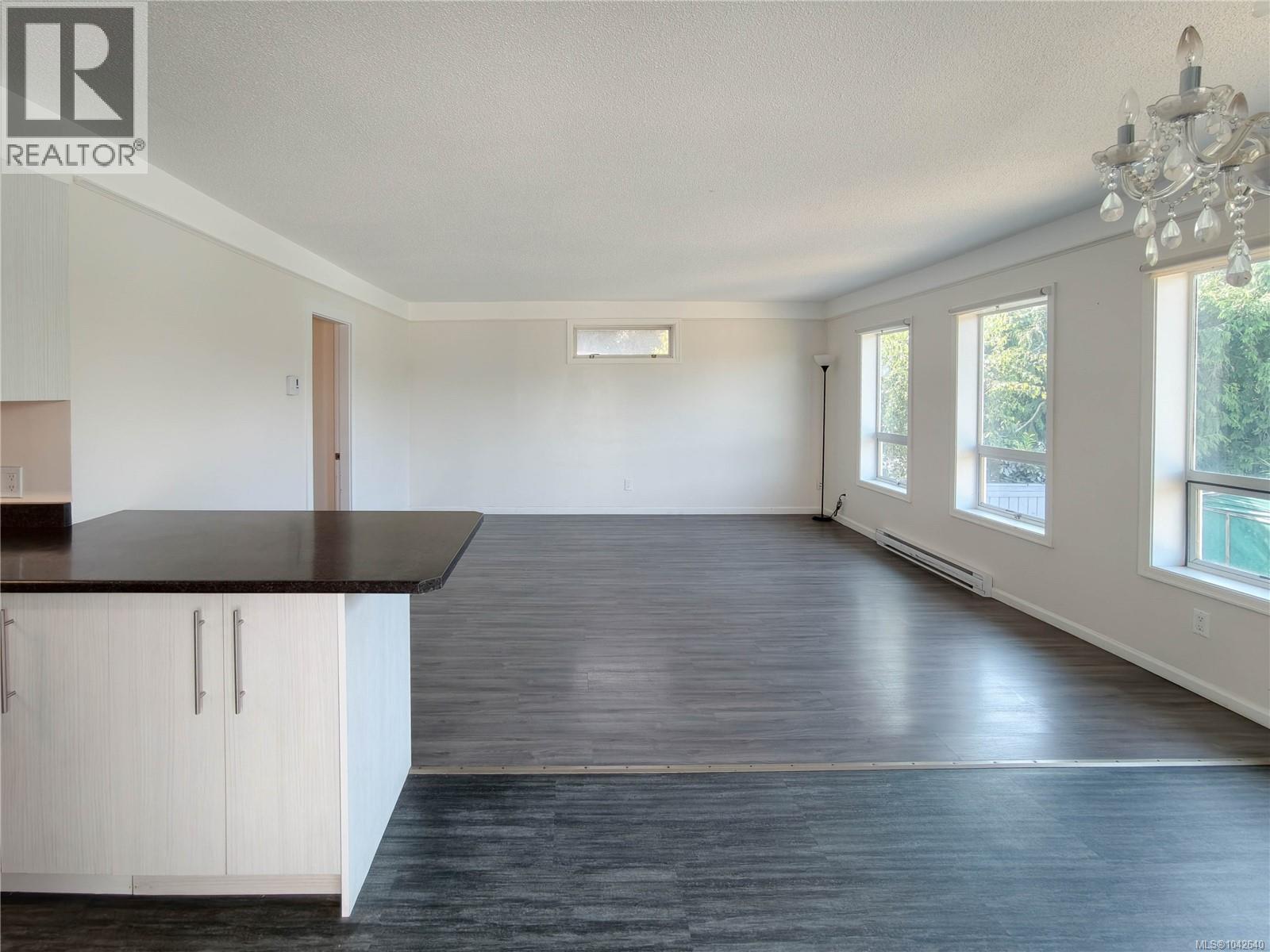  729 Daffodil Avenue, Saanich