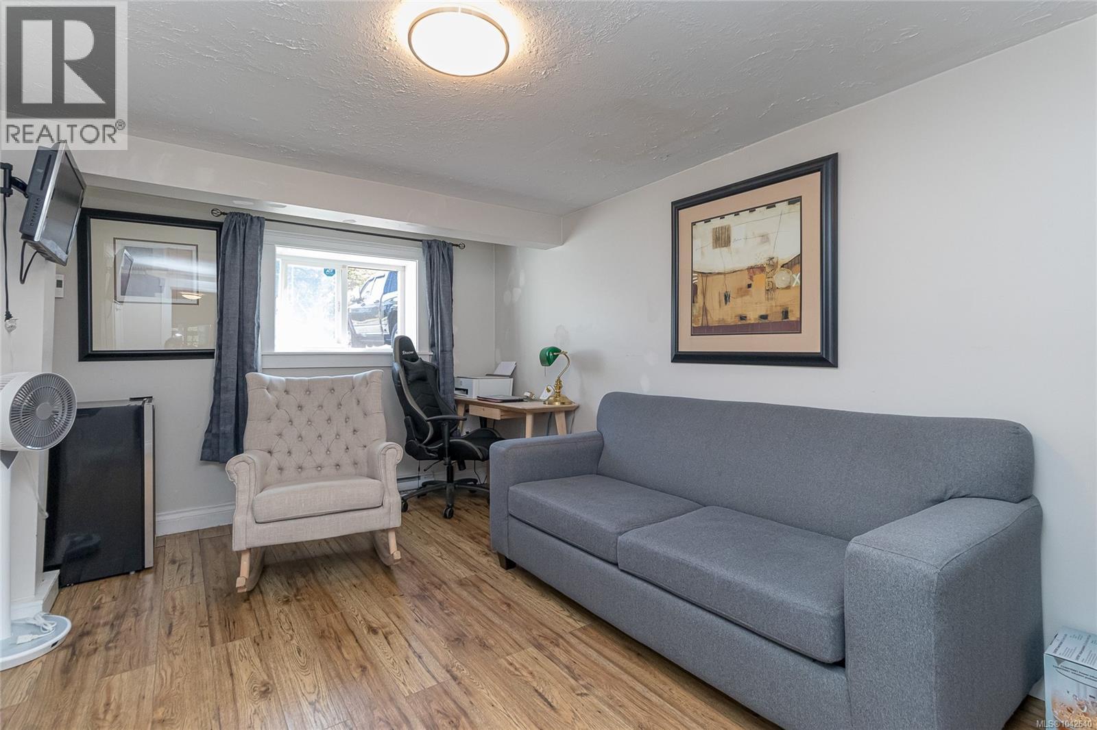  729 Daffodil Avenue, Saanich